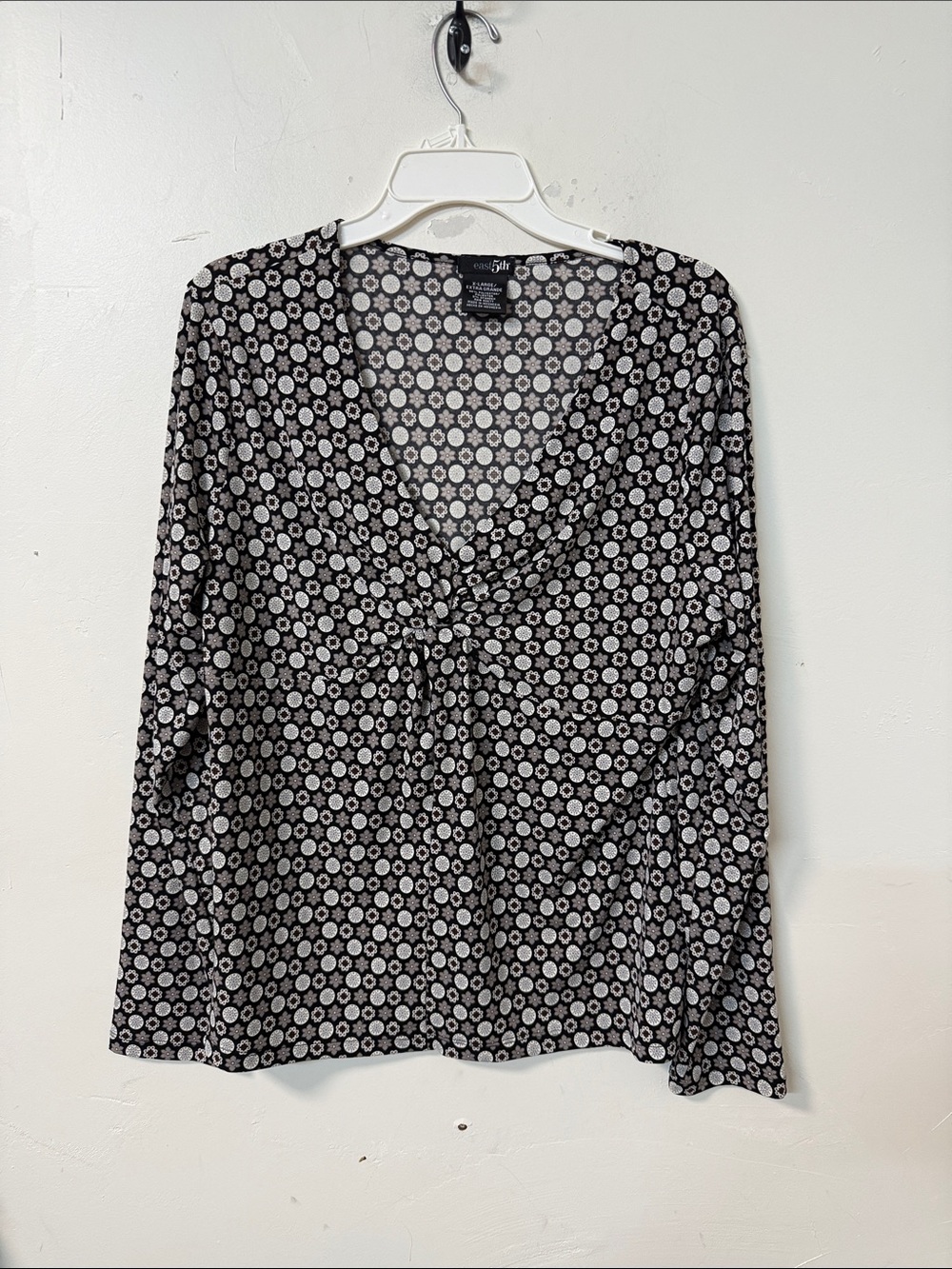 East 5th Black and White Floral Dot V-Neck Knot Front Long Sleeve Top